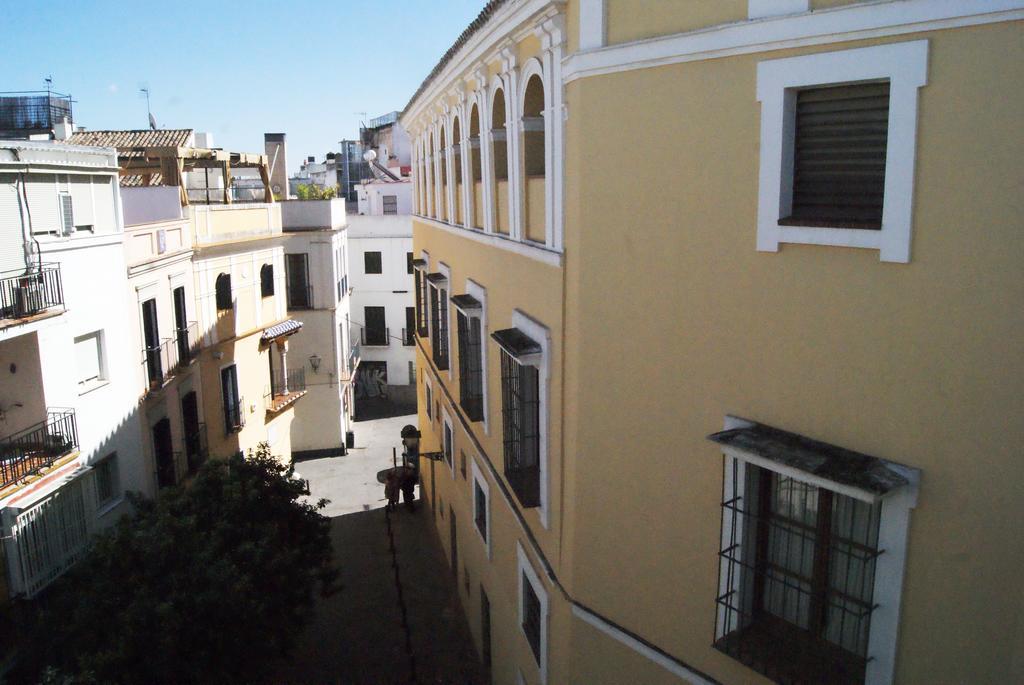 Apartamentos Turisticos La Encarnacion Севилья Экстерьер фото