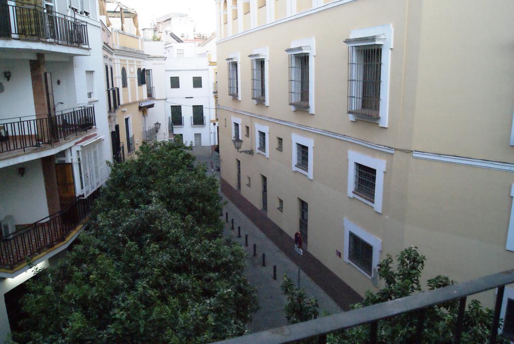 Apartamentos Turisticos La Encarnacion Севилья Экстерьер фото