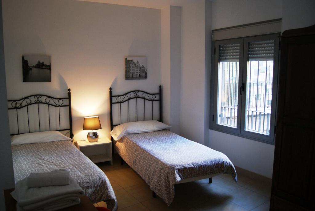 Apartamentos Turisticos La Encarnacion Севилья Экстерьер фото