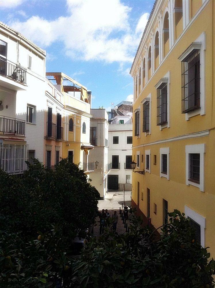 Apartamentos Turisticos La Encarnacion Севилья Экстерьер фото