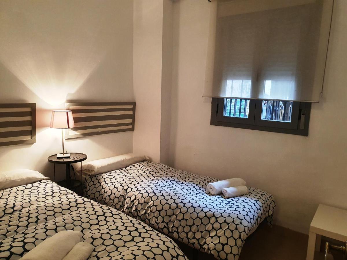 Apartamentos Turisticos La Encarnacion Севилья Экстерьер фото